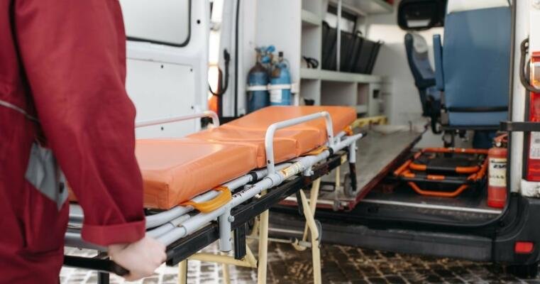 Скандал з роботою швидкої в Києві під час тривоги: відповідь КМДА та статистика виїздів