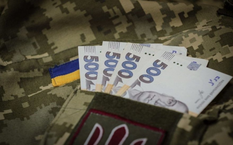 Верховна Рада збільшила виплати військовим до 300 тис. грн та фінансування оборони