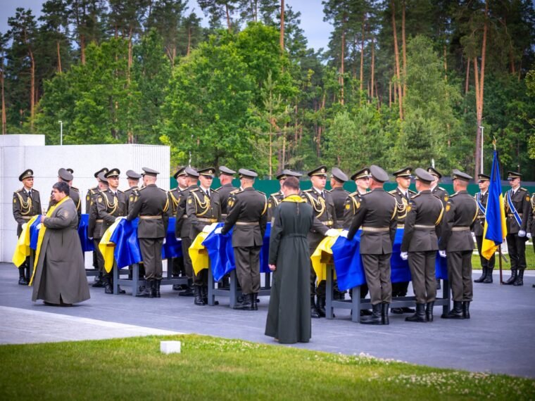 На Національному військовому меморіальному кладовищі поховали чотирьох невідомих захисників