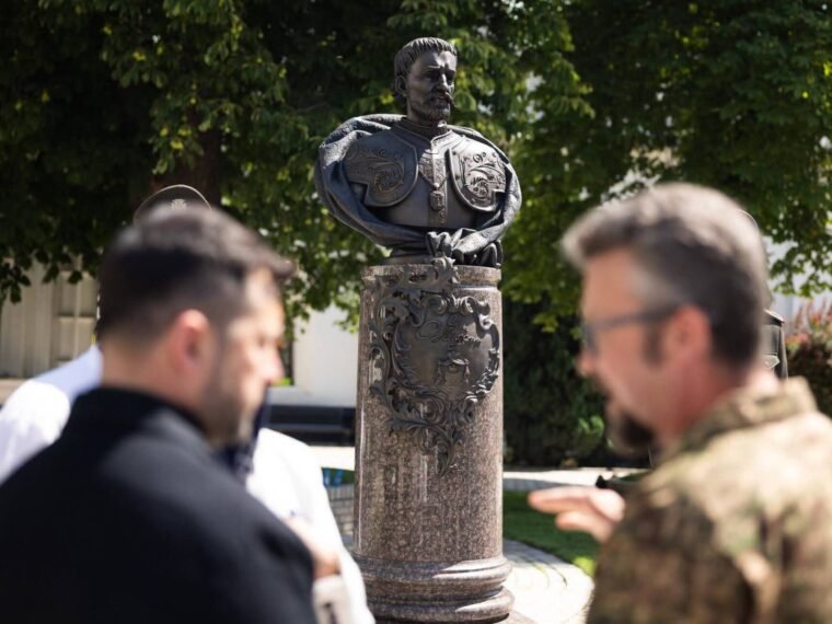 Пам’ятник Івану Мазепі в Києві: погруддя в Лаврі та плани на бульварі Шевченка
