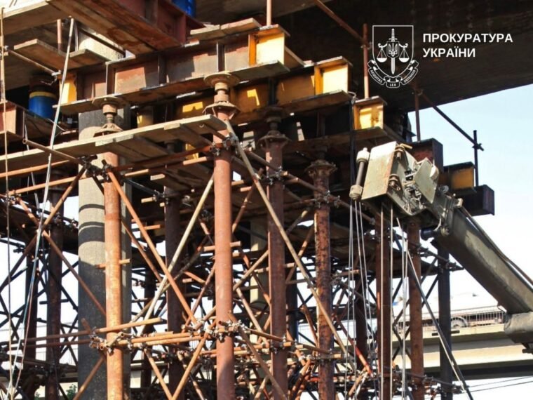 Посадовцю «Київавтошляхміст» оголосили підозру через переплату 6,7 мільйона гривень на закупівлях для мостів