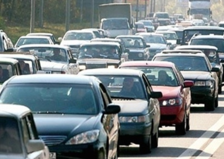 Перекриття руху на вулиці Миколи Ушакова в Києві: схема об’їзду