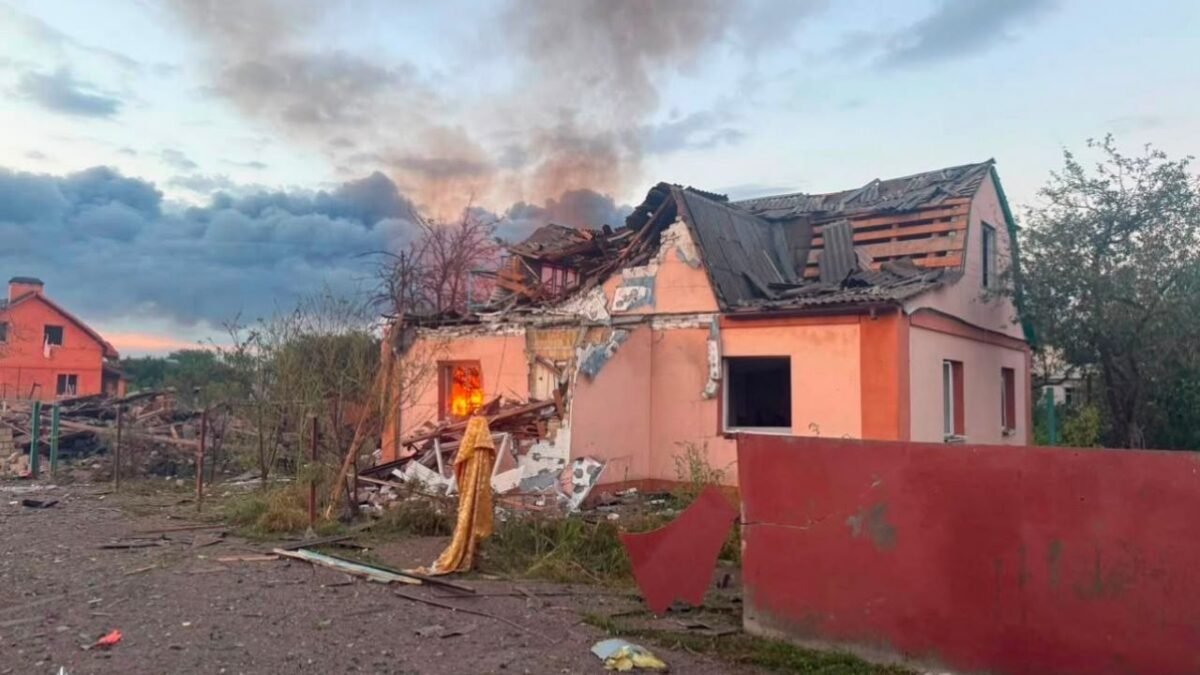 Наслідки обстрілу Київської області: поліція документує руйнування та жертви