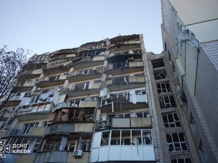 Наслідки російської атаки на Київ: медики повідомили про 15 загиблих та 32 постраждалих, стан поранених