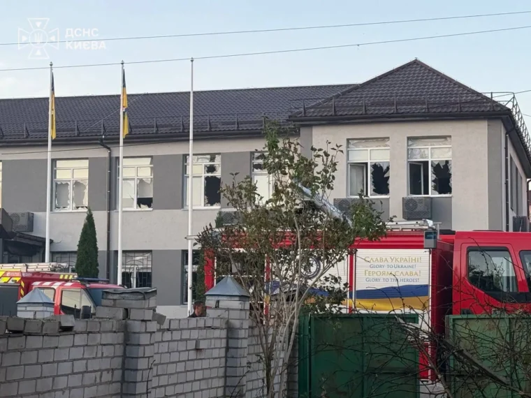Атака БпЛА на Святошинський район: пошкоджено будівлі, є постраждалі