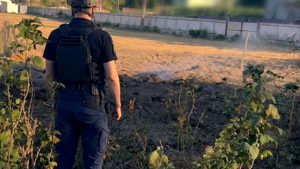 Наслідки обстрілу Броварського району: поліція документує руйнування та постраждалих