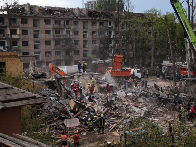 Скільки будинків та закладів пошкоджено у Святошинському районі Києва: дані РДА