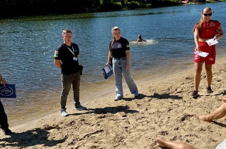 На пляжах Києва провели кампанію з мінної безпеки