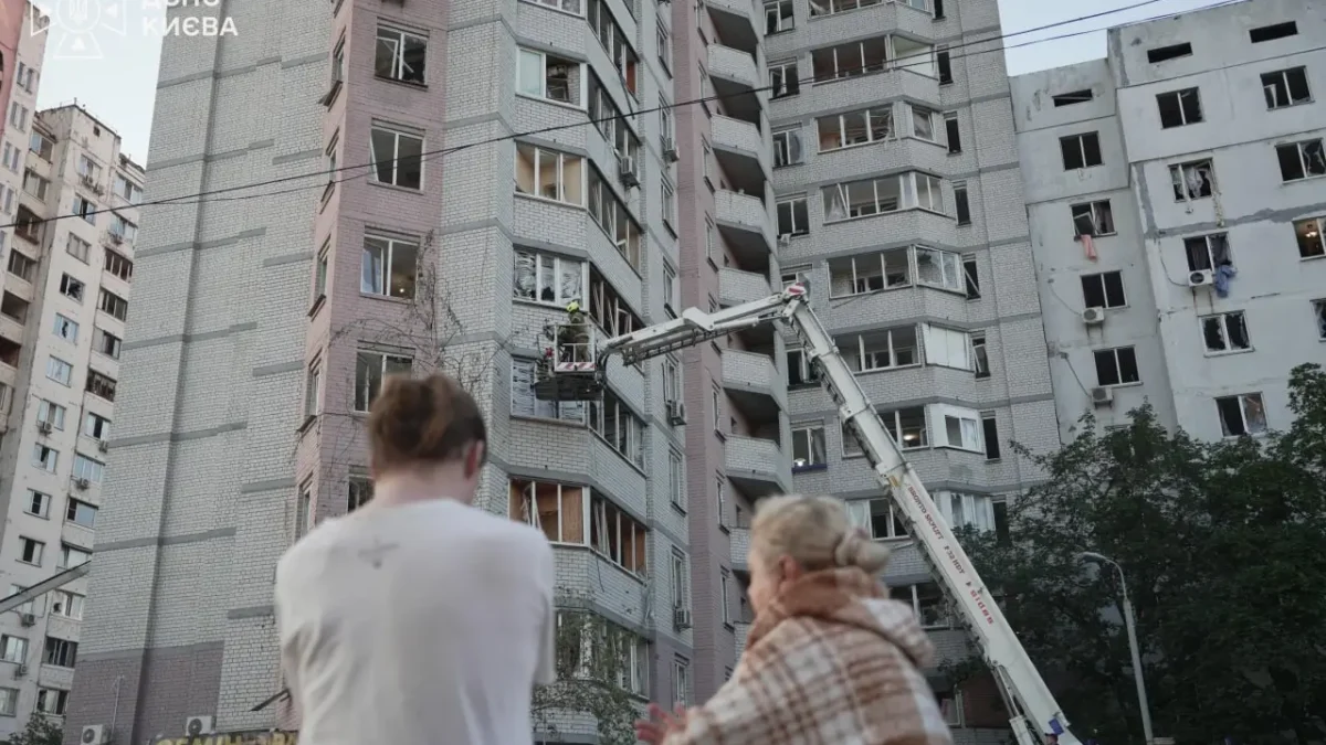 У Києві розгорнули штаби допомоги постраждалим від атаки 1 серпня: адреси, контакти