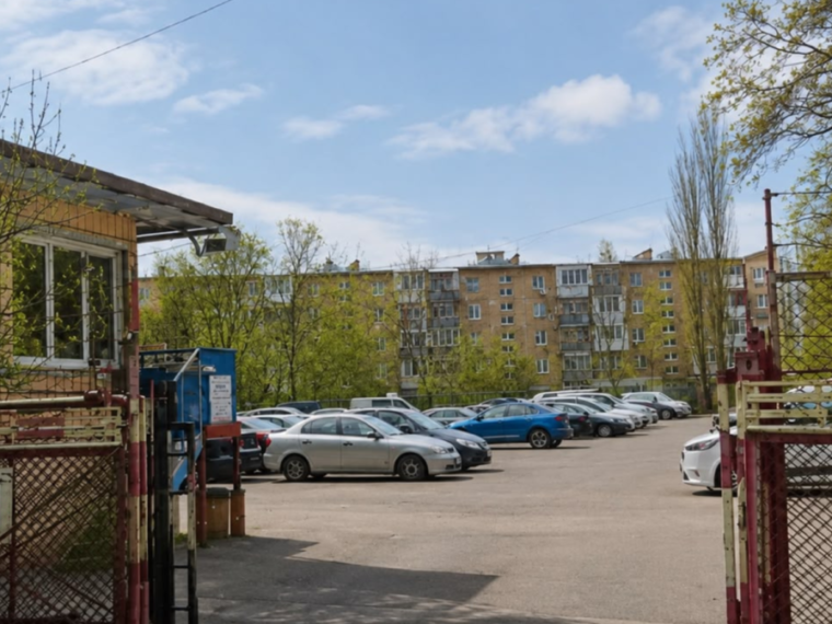Суд зобов’язав повернути громаді Києва земельну ділянку в Деснянському районі