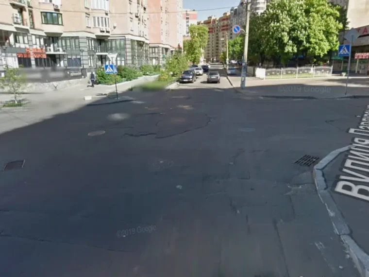 У Києві обмежено рух вулицею Золотоустівською до кінця серпня