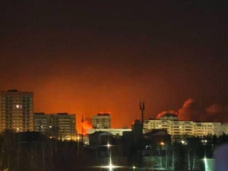 Нічна балістична атака на Київ: пожежі в Оболонському та Голосіївському районах