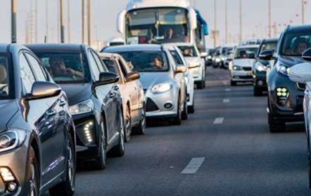 У Києві та області тимчасово обмежили рух вантажівок: які умови