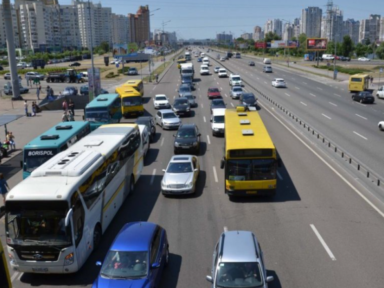 У Києві скасували транспортні обмеження: відновлено рух на ключових маршрутах