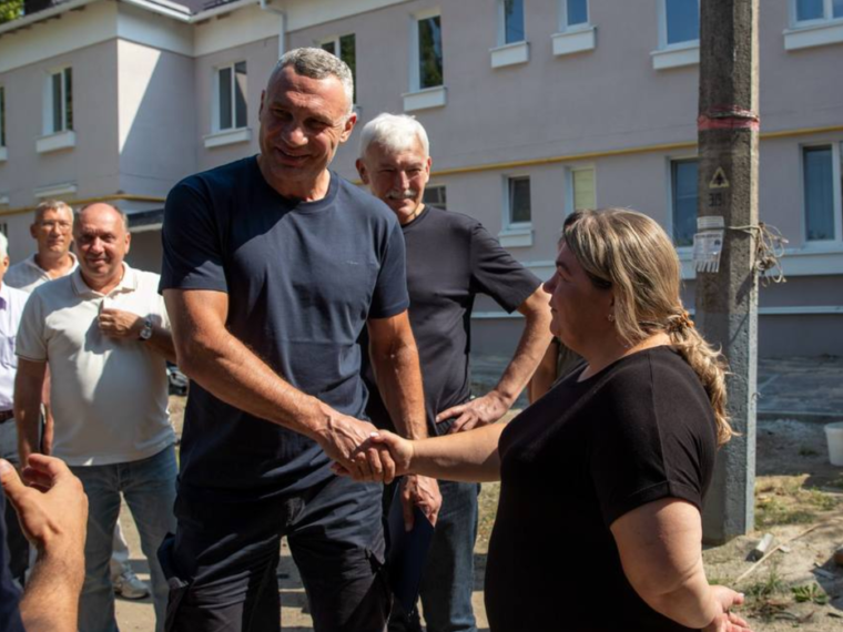 Відбудова житла в Святошинському районі: як тривають роботи та хто фінансує