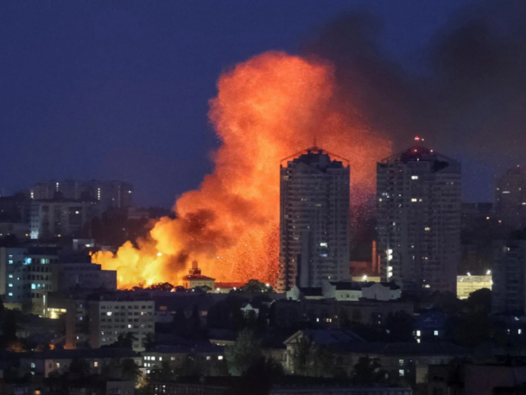 Вночі вибухи в Дарницькому районі: є загиблий та поранені