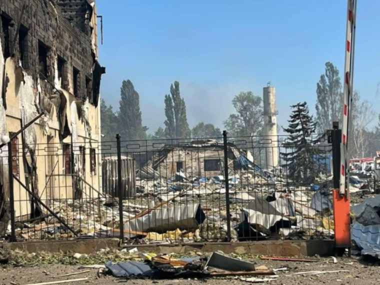Компанія «Чиста вода» зупинила виробництво бутильованої води на Київщині
