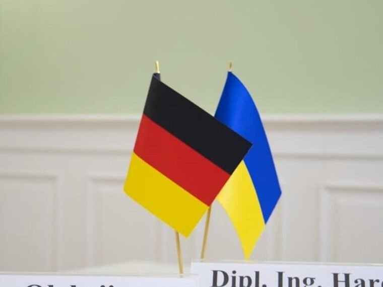 Німеччина оновила попередження щодо поїздок в Україну, застерігає від атак на День Незалежності