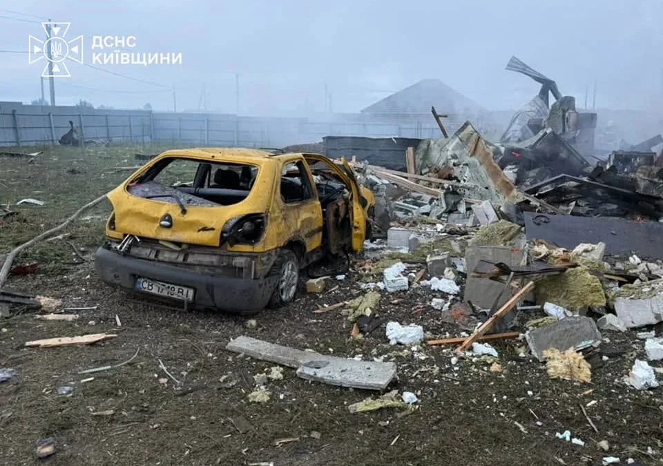 П’ятеро постраждалих, троє з них діти: наслідки ранкової атаки дронів на Фастівщині