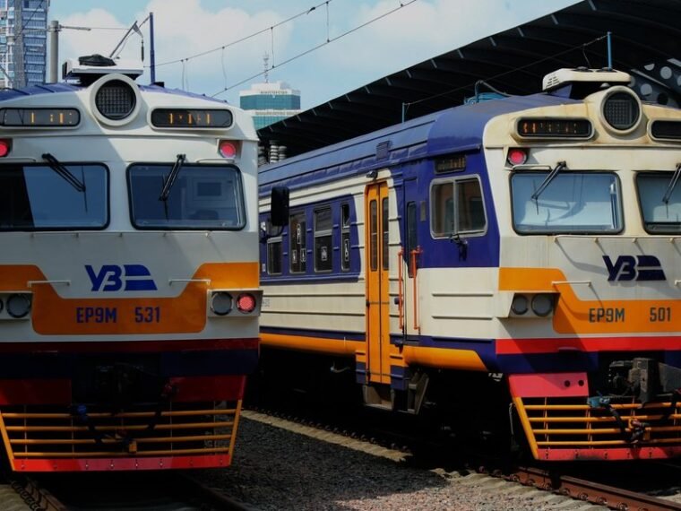 Kyiv City Express тимчасово зупинив рух через повітряну загрозу