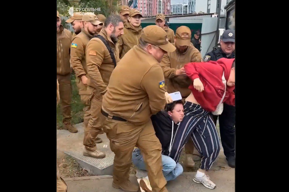 Конфлікт на Теремках через будівництво теплотраси: що каже «Київтеплоенерго»