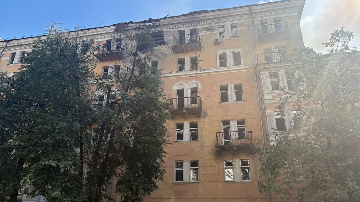 Київ: дрони вдарили по університету та складських будівлях