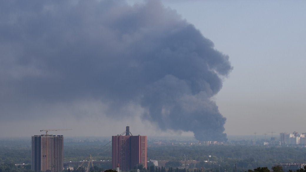 Нічна атака дронів на Київ: загиблий та поранені, перебої з ТВ-сигналом