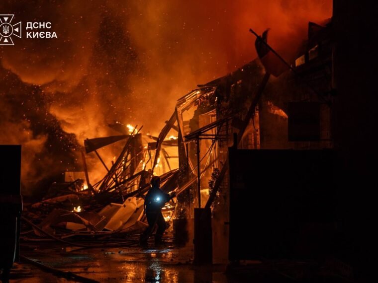 Внаслідок удару БПЛА в Києві загинув чоловік, сталися пожежі