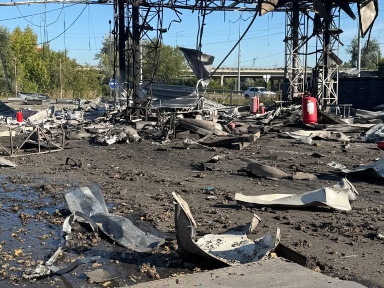 Київ оговтується від атаки: двоє загиблих, 22 постраждалих, пожежі в трьох районах