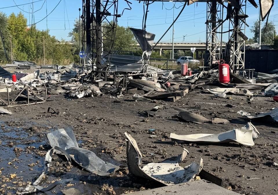 У Києві зруйновано АЗС «Укрнафти» та ще одна АЗС горіла після атаки РФ