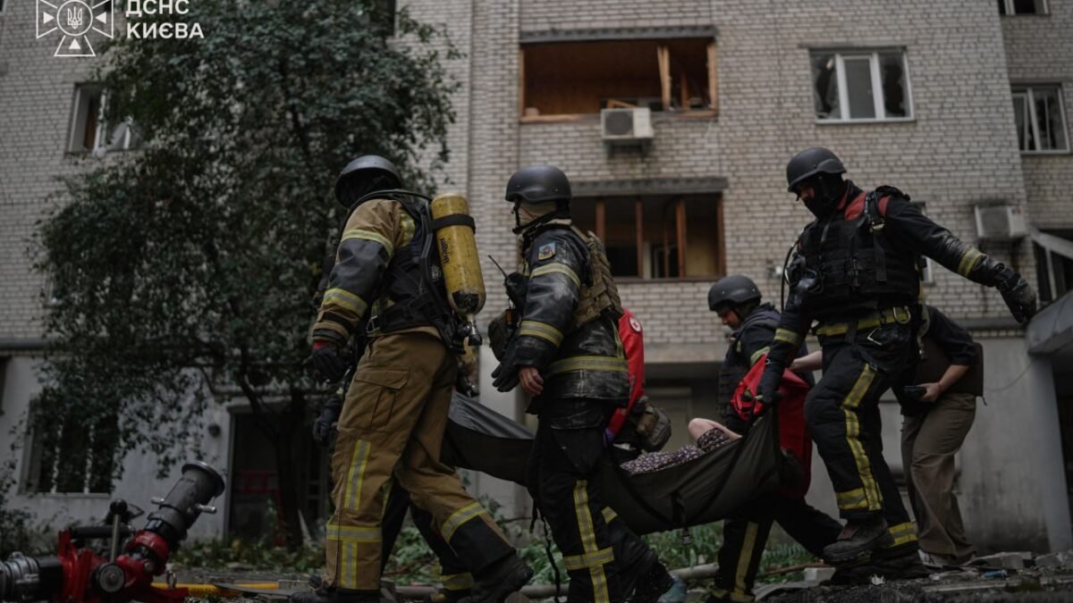 У Києві зросла кількість постраждалих: є загиблий підліток