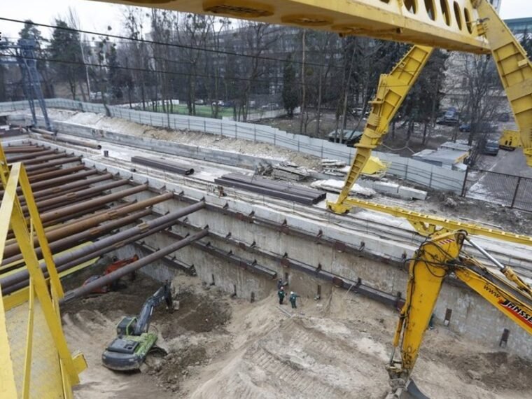 У Києві зупинили будівництво метро на Виноградар та інші ключові проєкти