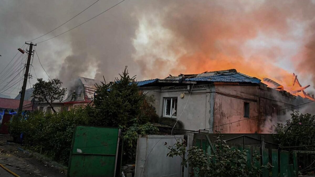 Наслідки російської атаки на Київщині: пожежі та пошкодження в Броварському районі