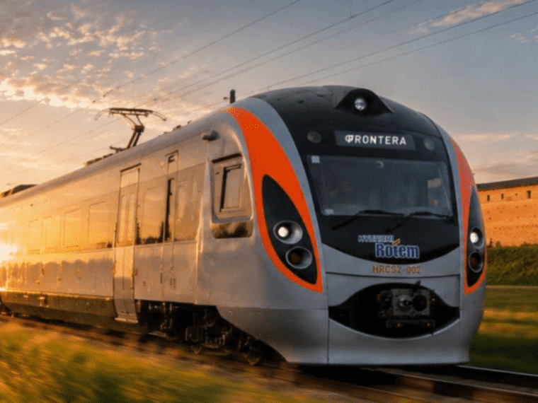 У Києві атаковано залізничну інфраструктуру: є поранений працівник Укрзалізниці