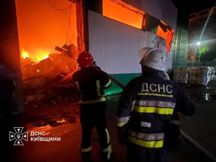 Російська атака на Київщину: двоє загиблих, семеро постраждалих, пошкоджено 31 об’єкт
