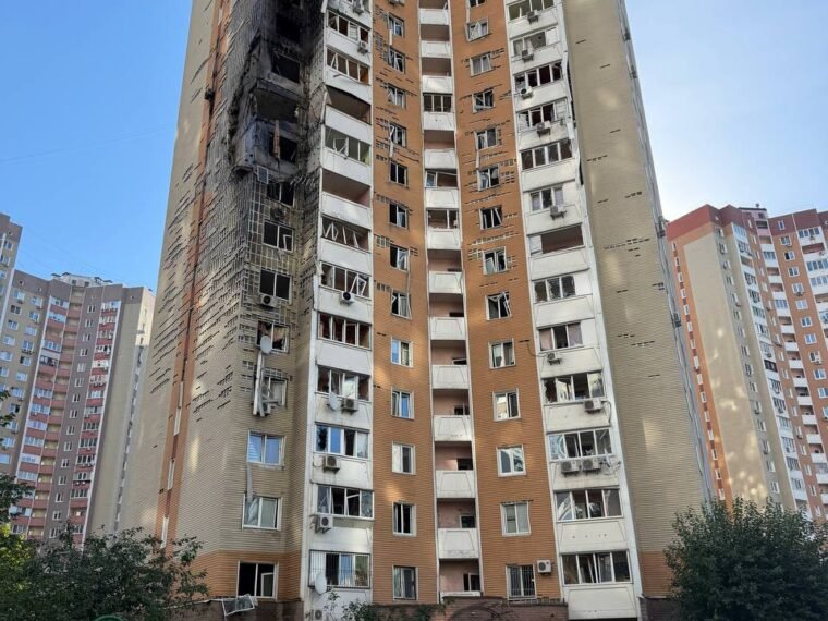 Рятувальні роботи завершено: наслідки удару в Дарницькому районі Києва