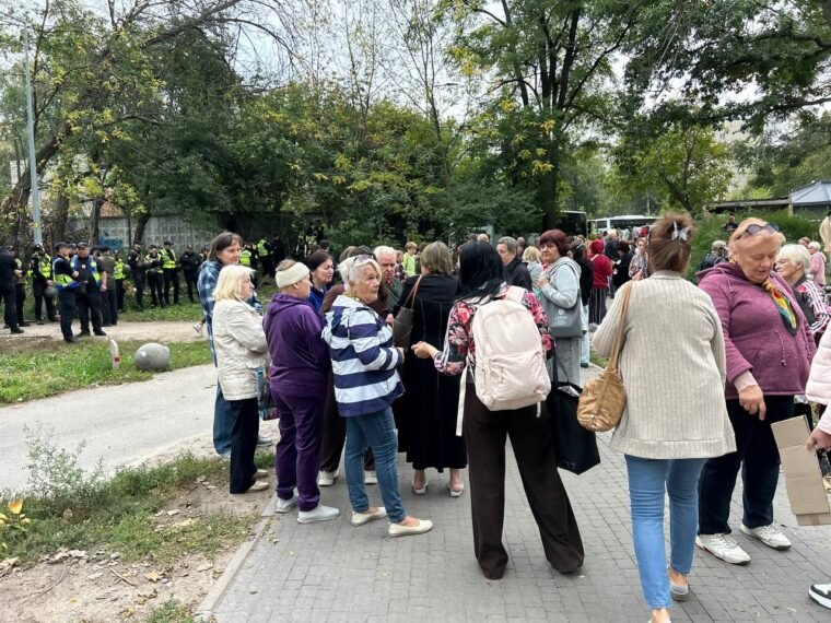 «Київтеплоенерго» будує нову теплотрасу та спростовує інформацію про вирубку дерев