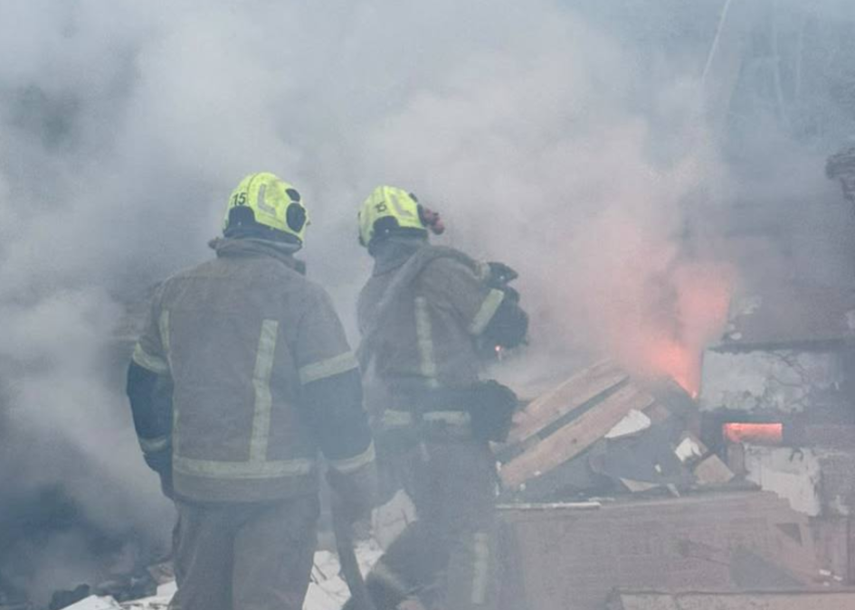 Наслідки дронової атаки на Київ 22 вересня: уламки впали в двох районах, є постраждалі