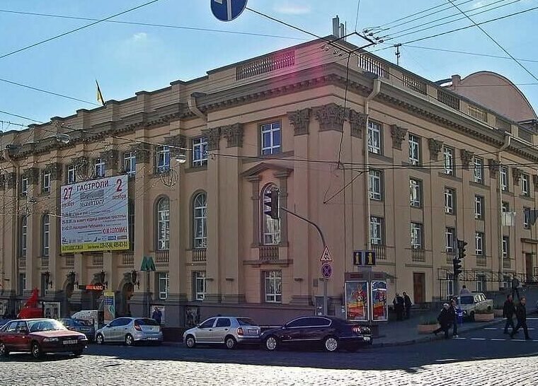 Нові правила роботи театрів Києва під час повітряних тривог