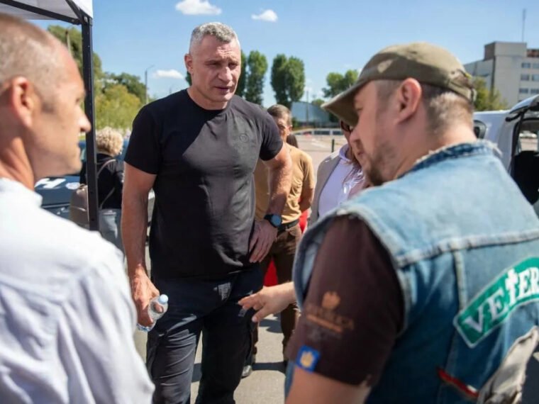 У Києві відкрили першу автошколу для ветеранів з інвалідністю: як вступити