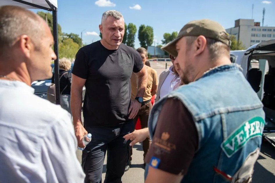 У Києві відкрили першу автошколу для ветеранів з інвалідністю: як вступити