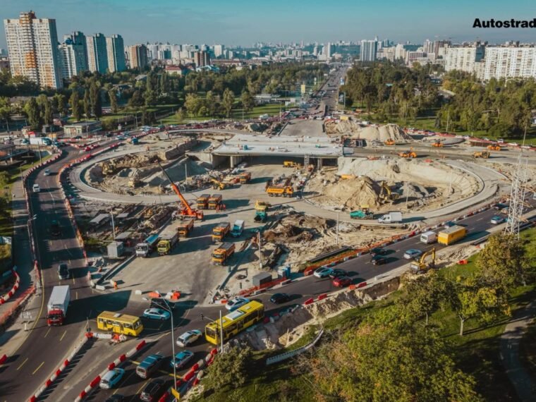 Ремонт розв’язки біля метро «Чернігівська»: рух Броварським проспектом відновлять у грудні