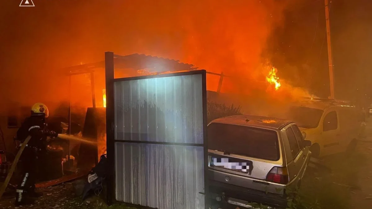 Пожежі у Шевченківському та Солом’янському районах Києва після атаки