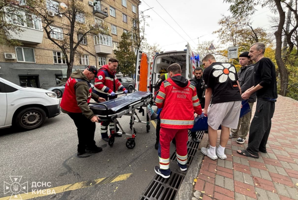 Наслідки атаки БпЛА в Печерському районі Києва: пожежа, пошкодження та постраждалі