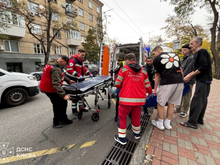 Наслідки атаки БпЛА в Печерському районі Києва: пожежа, пошкодження та постраждалі