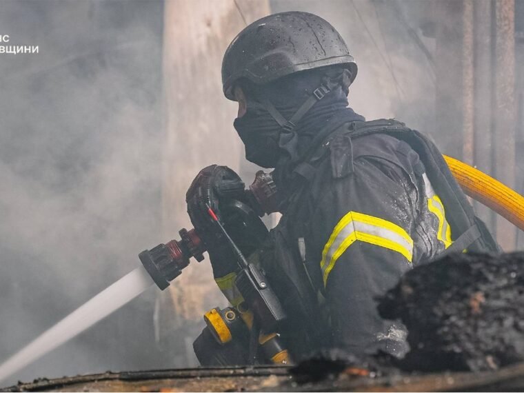 На Київщині постраждали 4 людини та пошкоджено 26 об’єктів після атак дронів