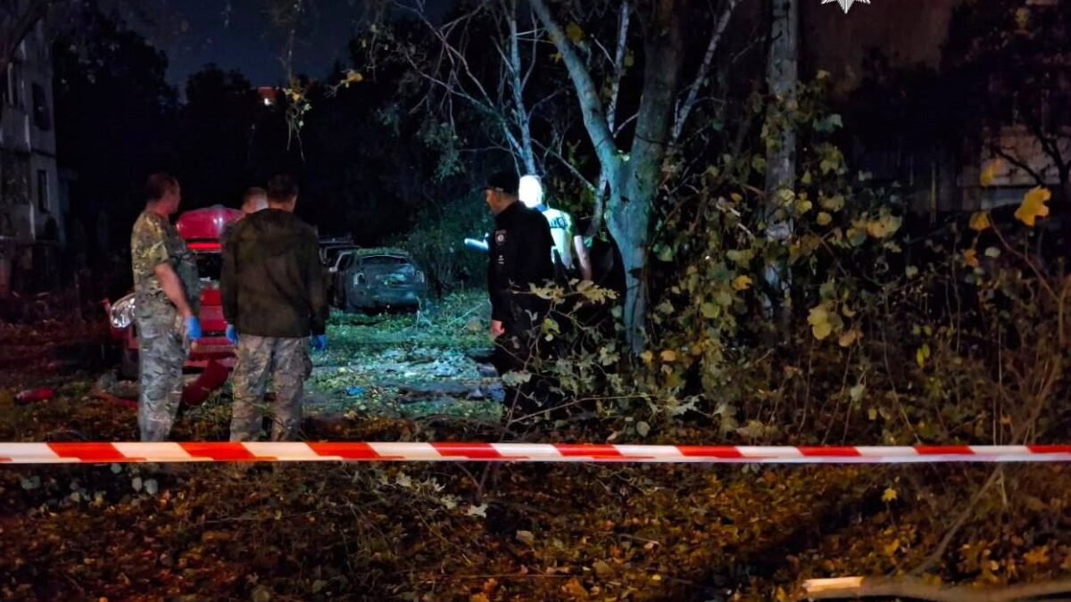 Наслідки атаки росіян по Києву: загиблі та поранені в Оболонському та Деснянському районах