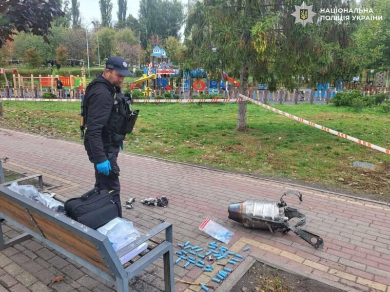 У Києві постраждали троє жінок через атаку дронів: деталі та наслідки