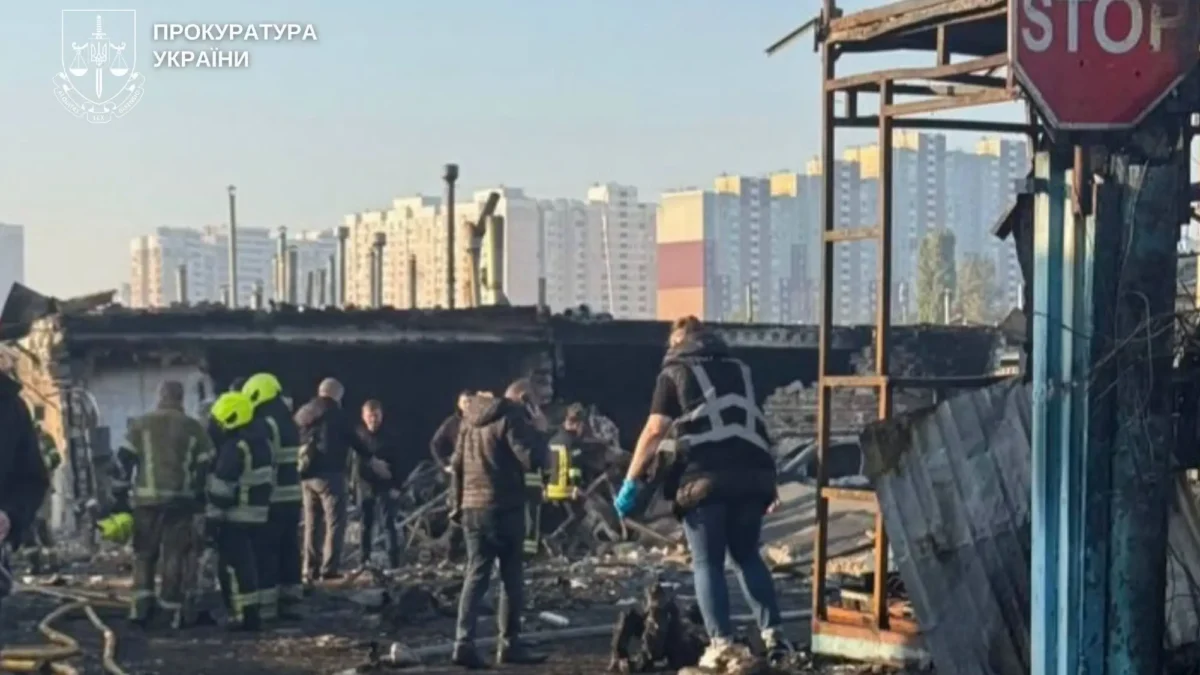Наслідки балістичної атаки на Київ: двоє загиблих у Дарницькому районі
