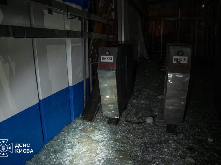 Зміни в русі транспорту Києва: закриті станції метро «Чернігівська» та «Лісова»